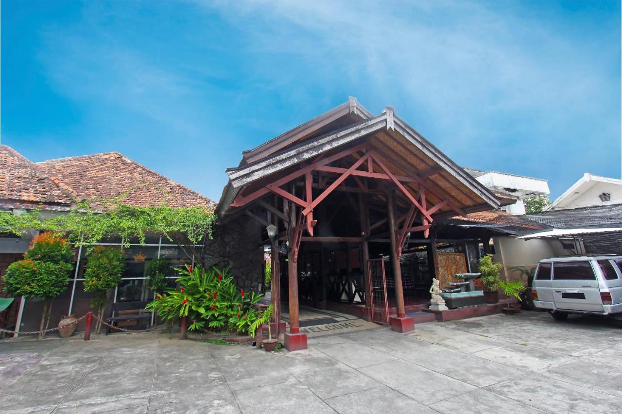 Oyo 91516 Wisata Hotel Mataram Exterior photo