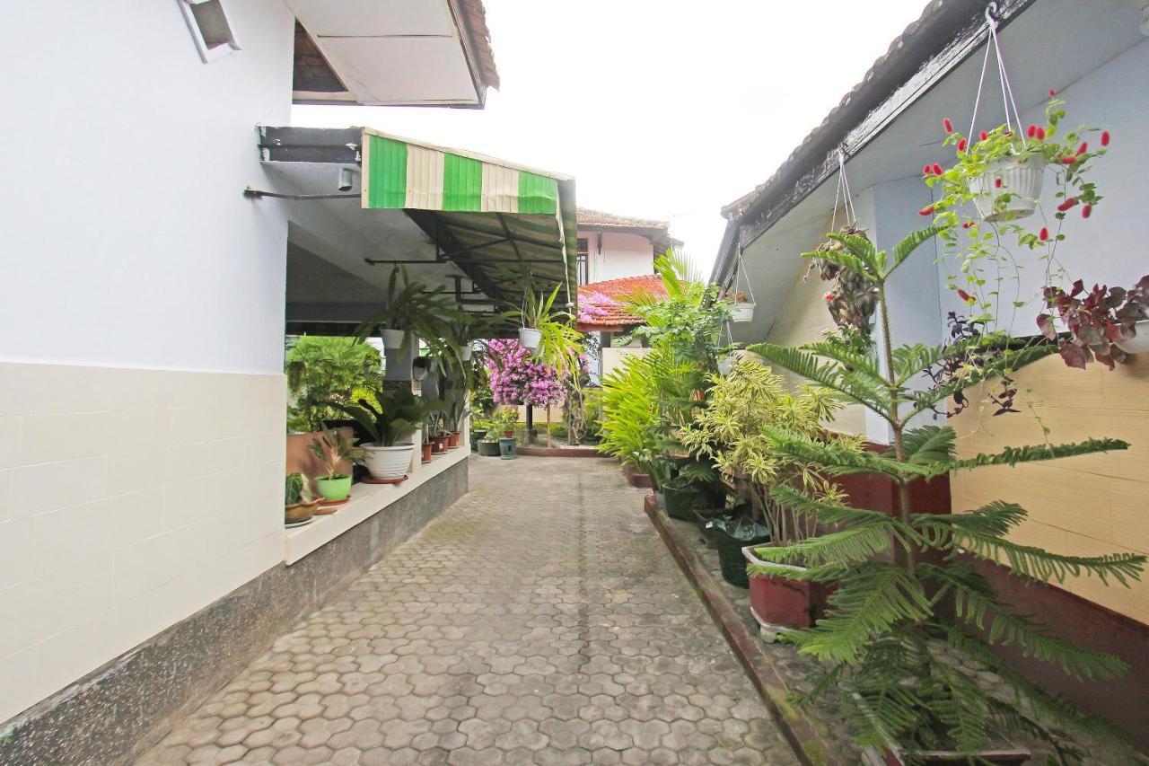 Oyo 91516 Wisata Hotel Mataram Exterior photo